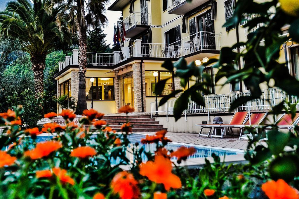 Hotel Sorriso Toscolano-Maderno Exterior foto