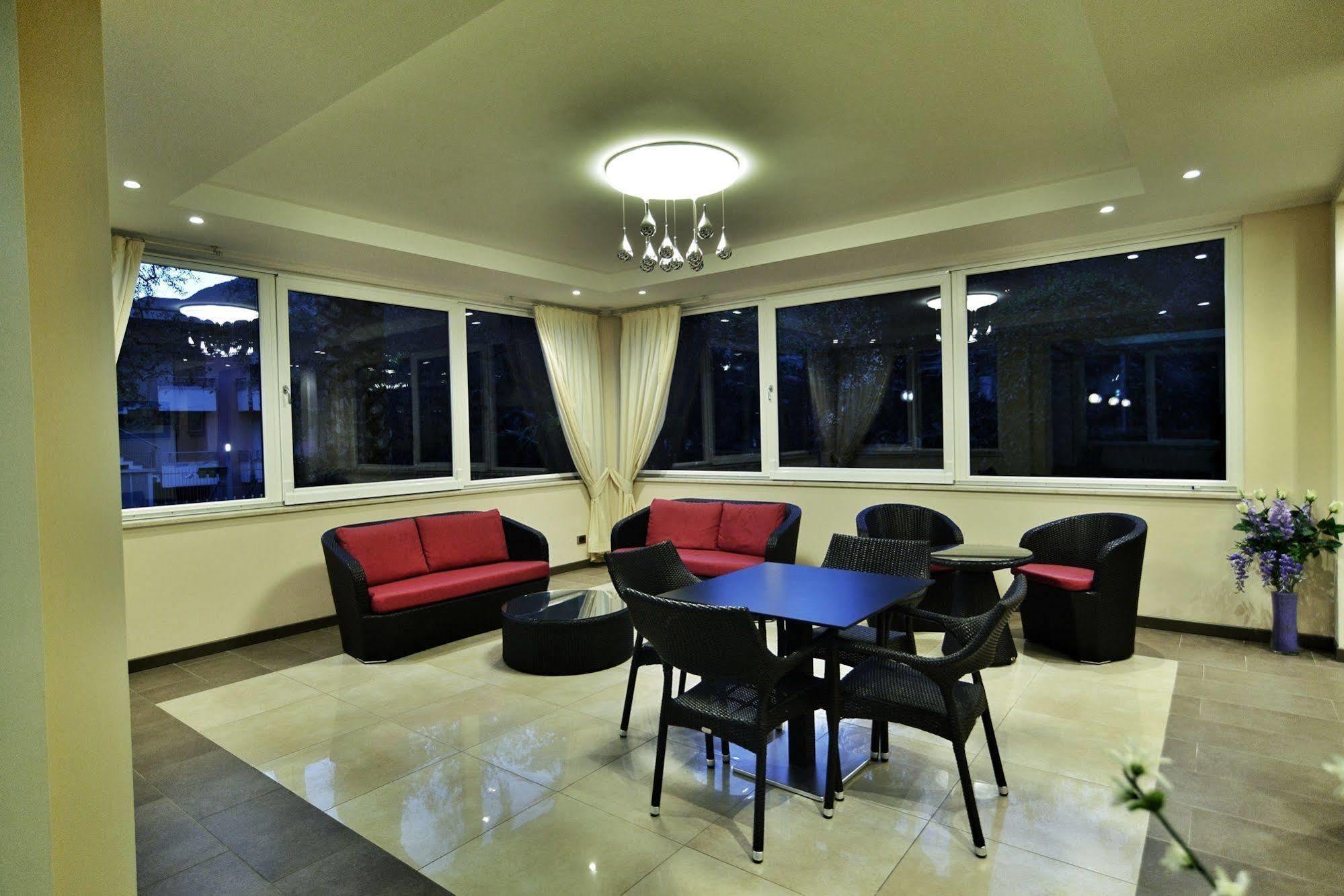 Hotel Sorriso Toscolano-Maderno Exterior foto
